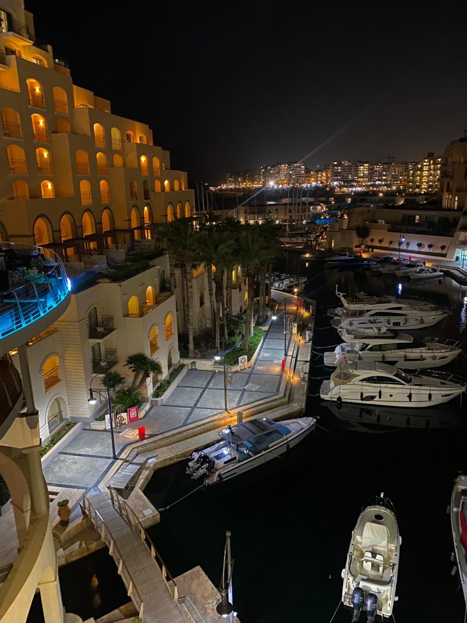 Tigne Sliema Three Bedrooms Apartment Exterior foto