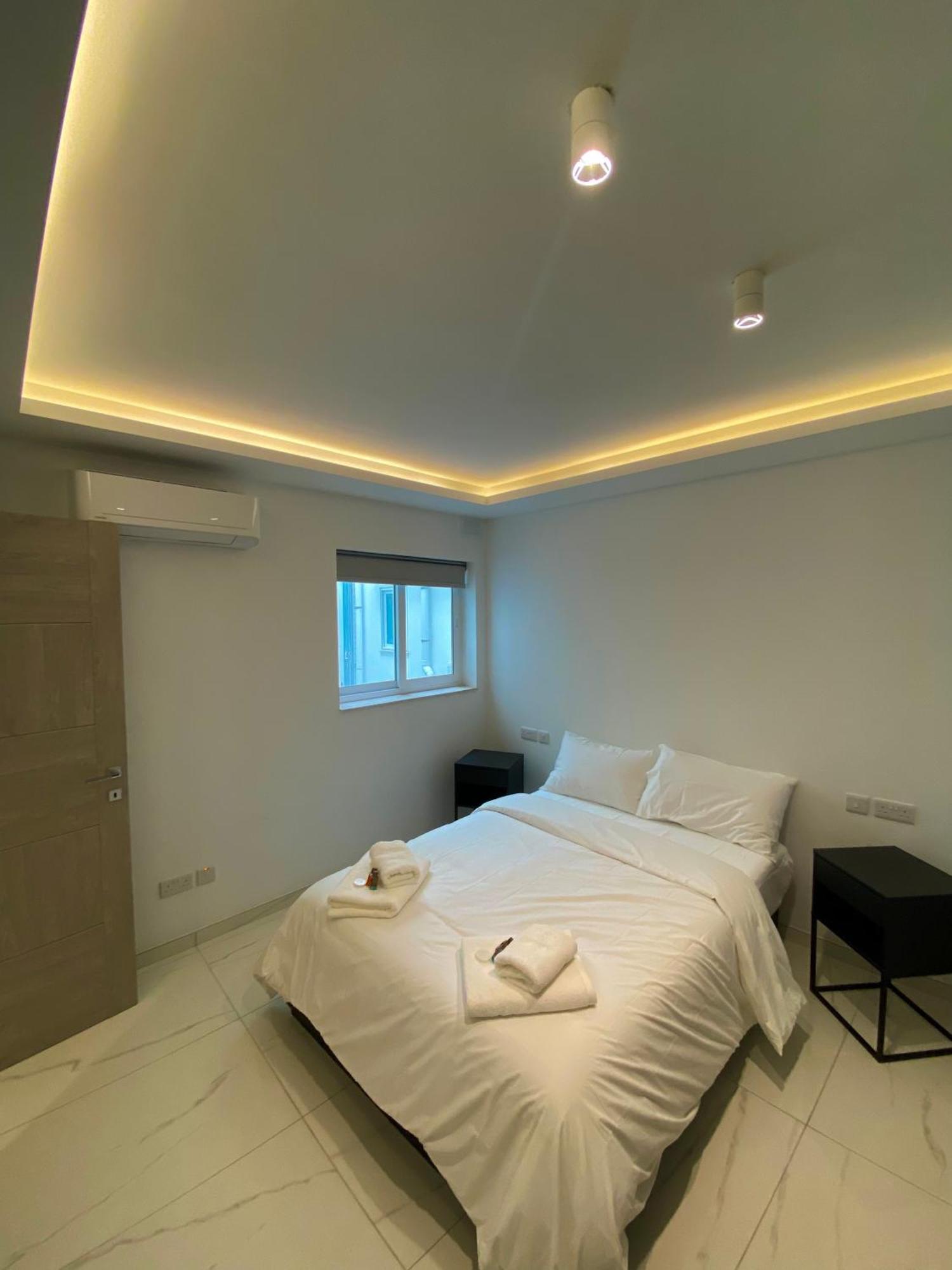 Tigne Sliema Three Bedrooms Apartment Exterior foto