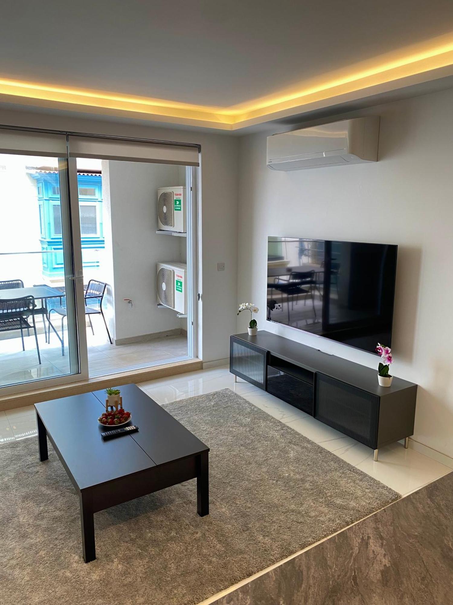 Tigne Sliema Three Bedrooms Apartment Exterior foto